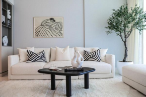 High End Luxury Furnished 2 BR Apartment with FULL Marina View - Daniels Holiday Homes